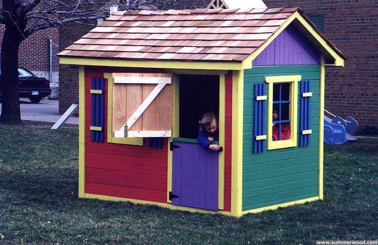 Cedar bear club kid playhouse plan 5x7 with playhouse window in the outdoor. ID number 3268-205.