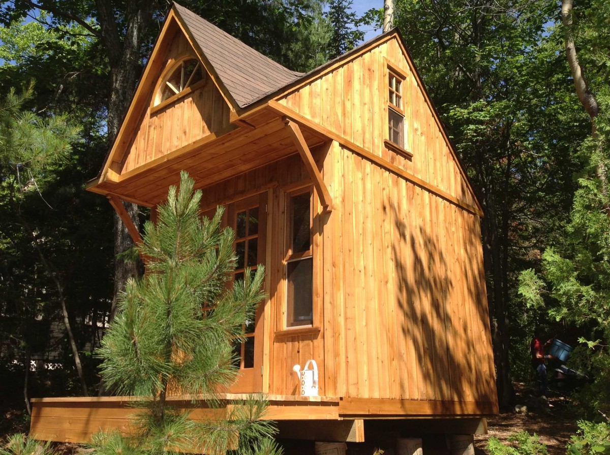 Backyard cedar glen echo cabin plan 10x10 with French 20-Lite Double Doors side profile. ID number 3192.