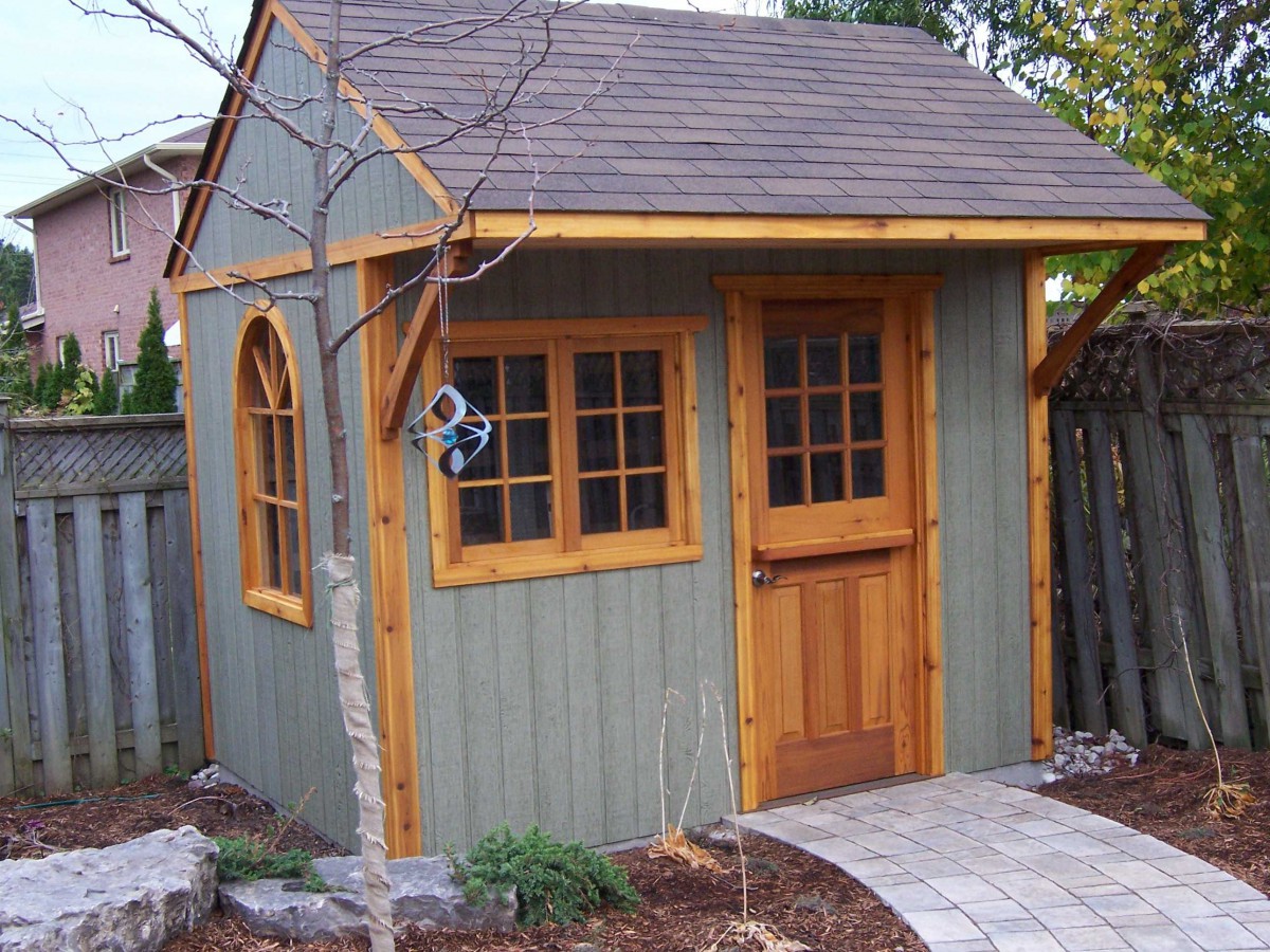 Glen echo shed plan 8 x 10 with beautiful surroundings in a backyard seen from the left. ID number 3006-1.