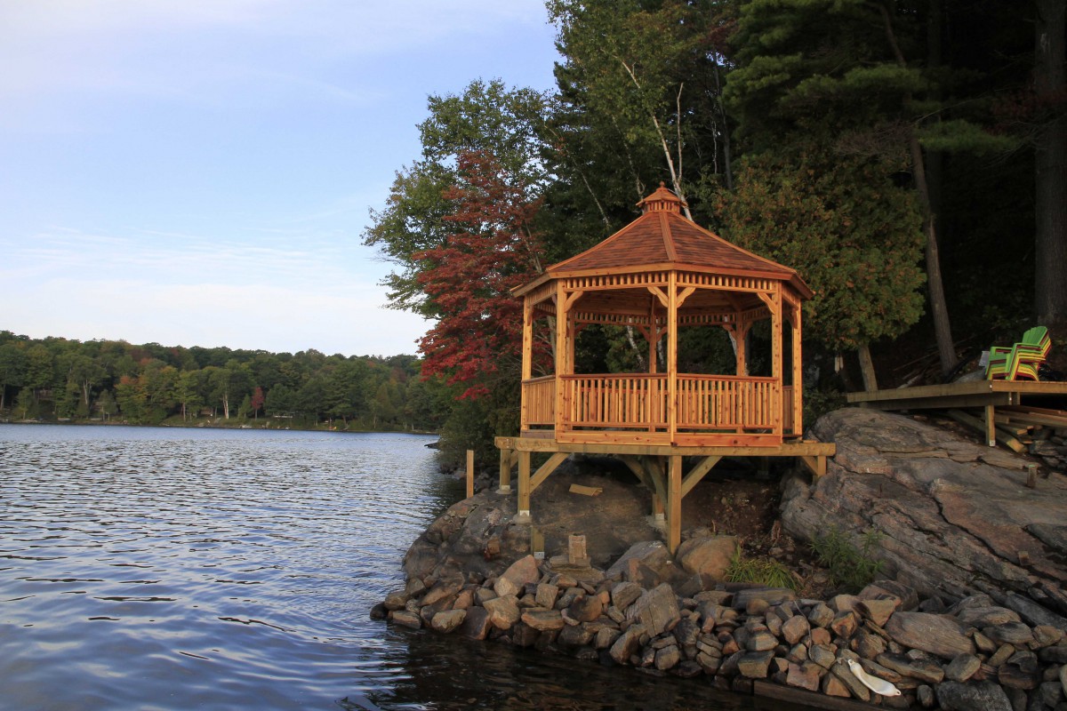 Lakeside Monterey gazebo plan 14' in Minden, Ontario seen from the left. ID number 3121