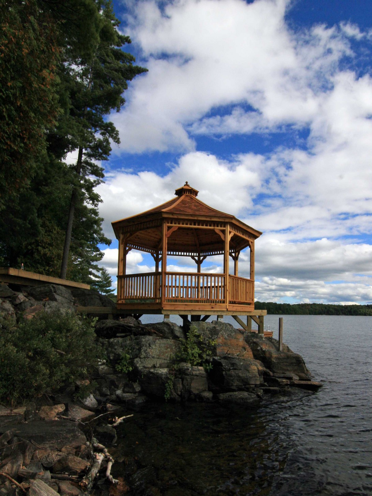 Lakeside Monterey gazebo plan 14' in Minden, Ontario seen from the right. ID number 3121