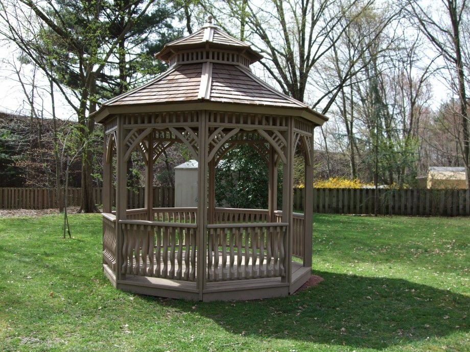 Victorian gazebo design 10' in a garden seen from the front. ID number 4299-1